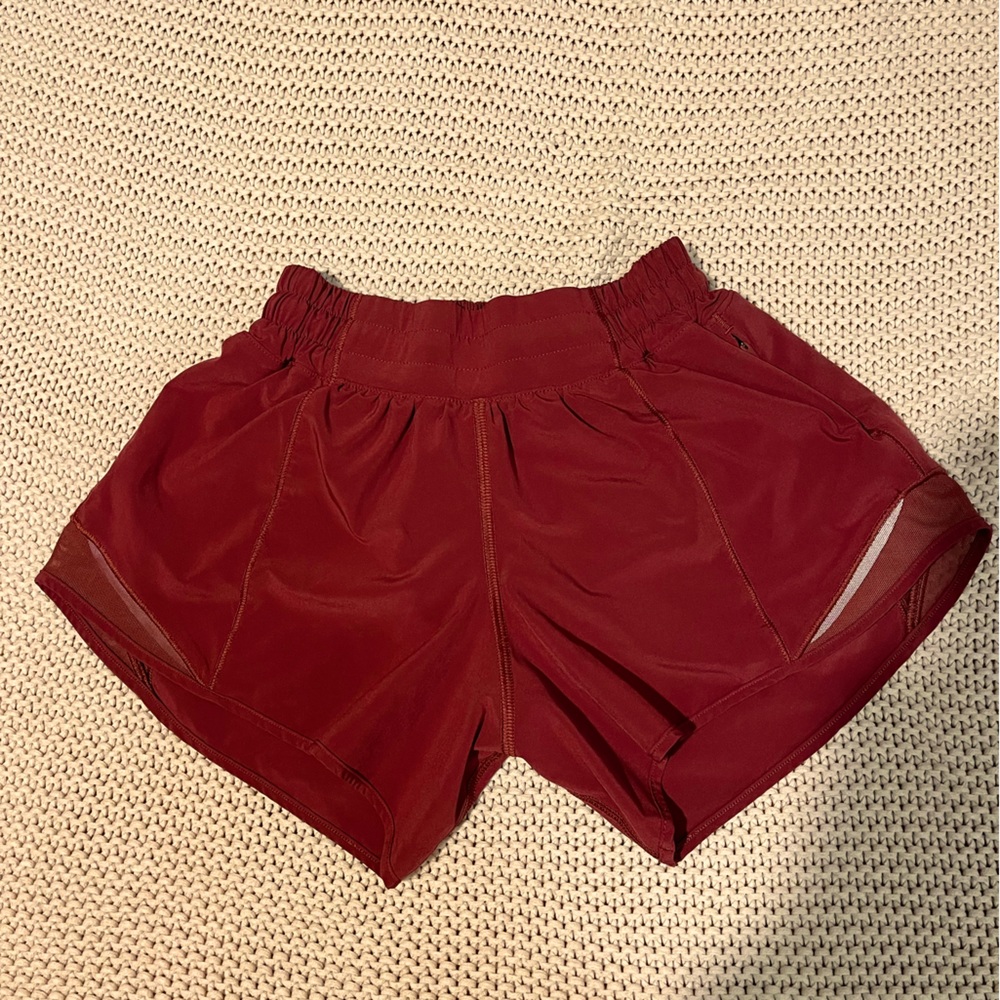 LULULEMON HOTTY HOTS SIZE 2 LIKE NEW